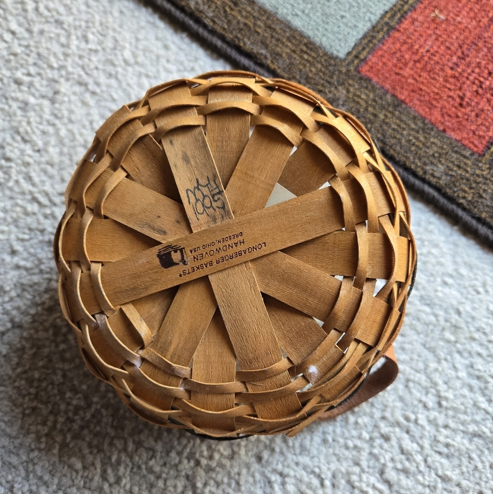 Longaberger Heartland Button Basket 1955 - Picture 4 of 4